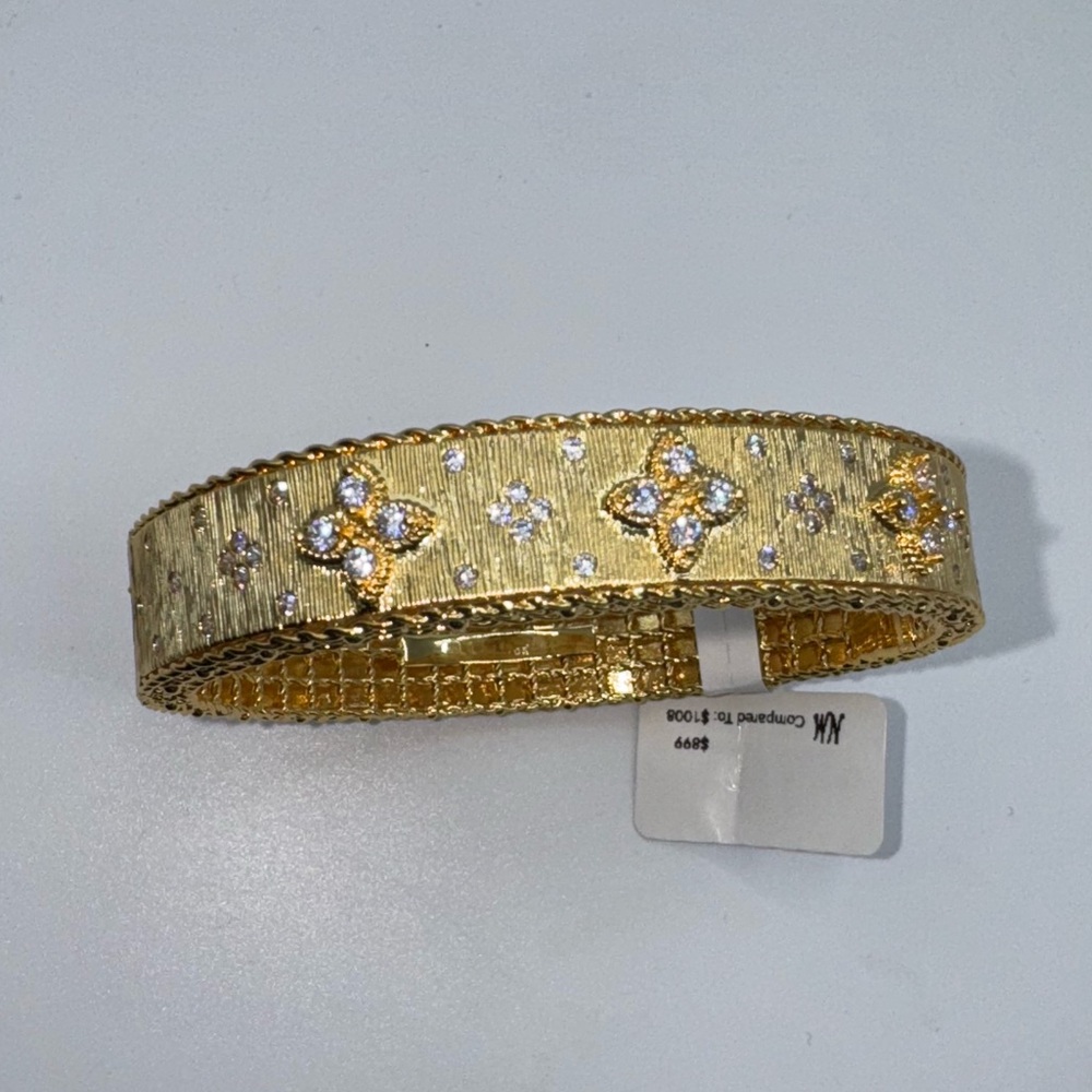 18k Venetian Bangle - Picture 5 of 11